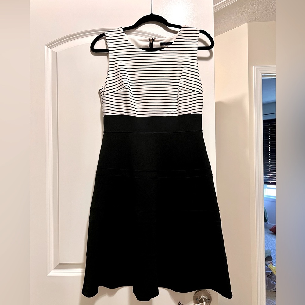 NWOT TOMMY HILFIGER Womens Scuba Crepe Swing Knit Stripe Patterned Dress Size 6